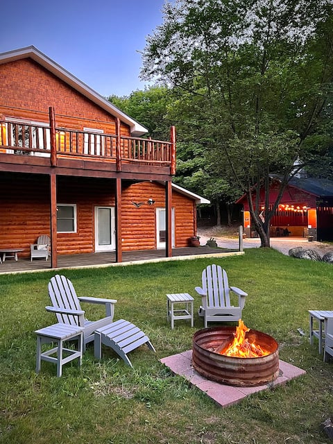 Event-Friendly Barns | Sleeps 16+ | Torch Lake fun