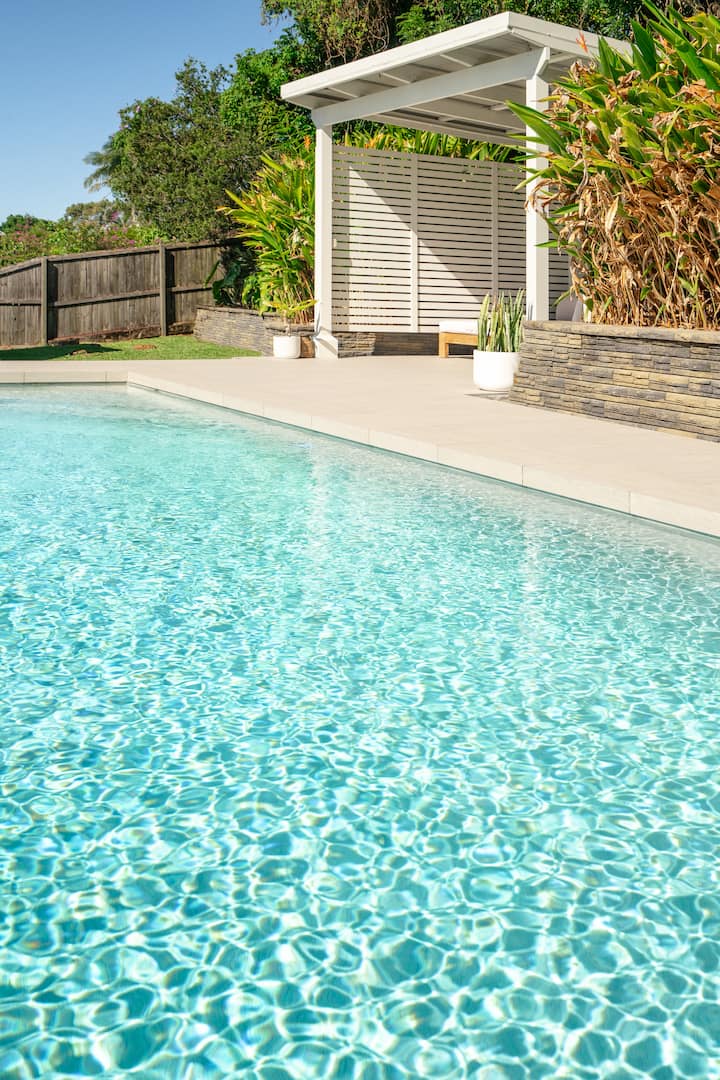 Coastal Retreat With Pool - Golden Beach