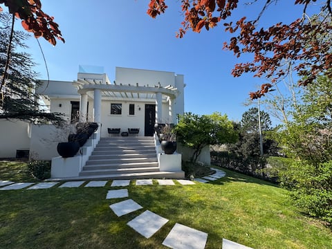 Beautiful Villa with sea view near Deauville