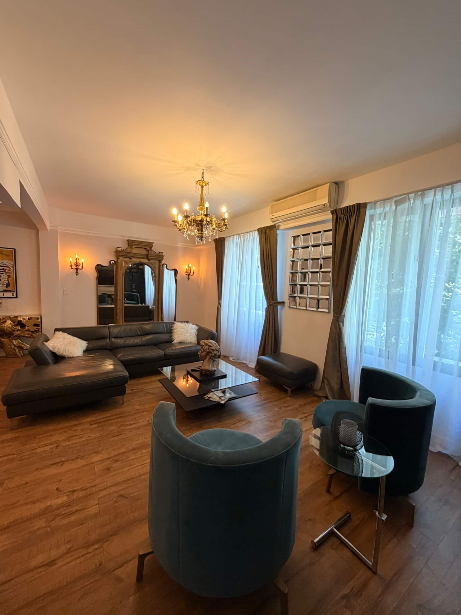 Apartamento duplex reformado com 4 dormitórios em Recoleta