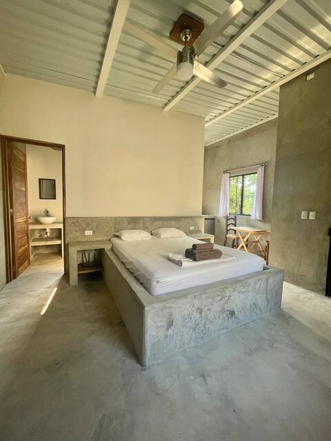 Casita #2 With Kitchen on Lakefront Property