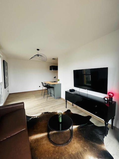 Cozy, fully renovated, non-smoking 2 bedroom apartment.