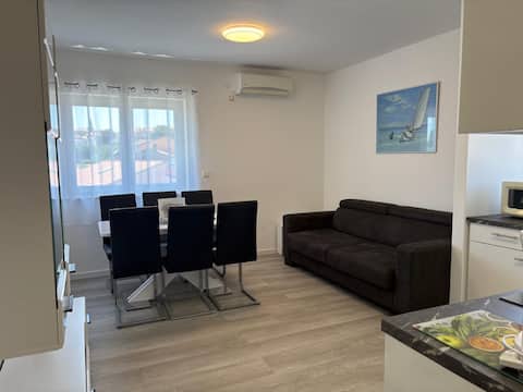 Top Airbnb: Feel good in the 3* Adria Apartments - App 3 in Rovinjsko Selo