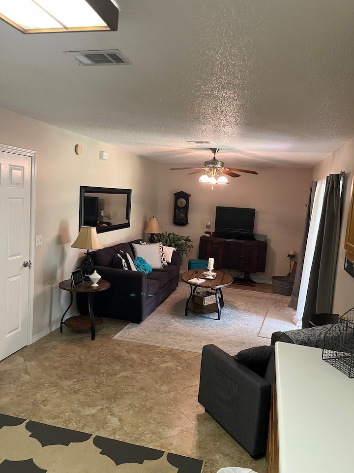 Safe/secure Efficiency Apartment With Pond View - Crestview, FL