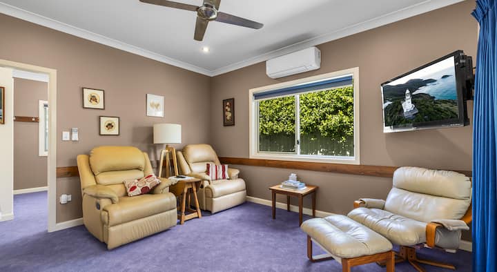 Blue Waters Guesthouse - Comfortable Bed And Home - South West Rocks