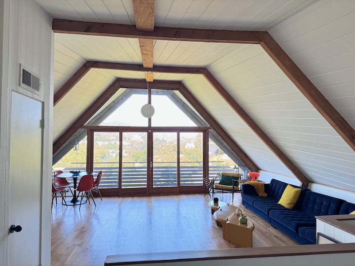 Architectural Marvel In Hollywood Hills With Views - Hollywood
