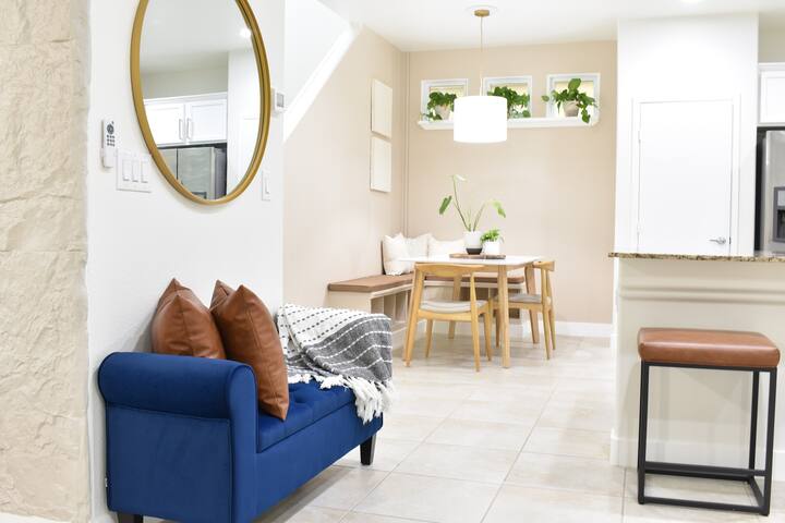 Plush Thoughtful Fresh 3Br/3Ba SW Summerlin area