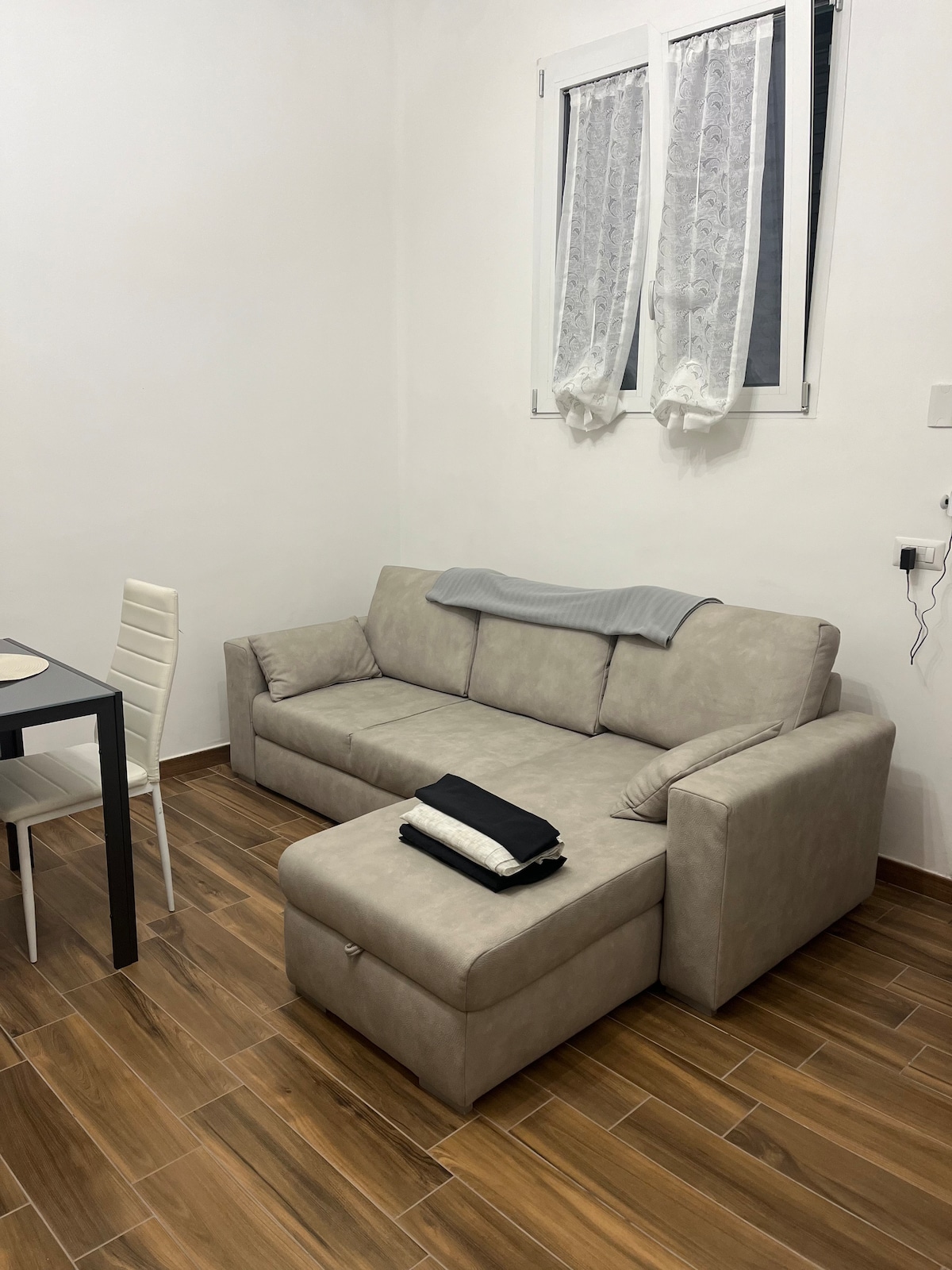 Successful Airbnb property: Cozy apartment+Free Parking near Humanitas & Milan in Rozzano