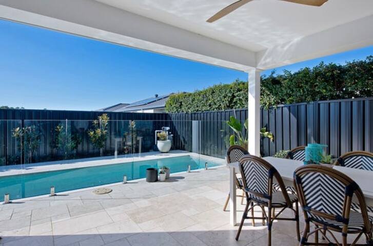 Summer Chic gallery image 3