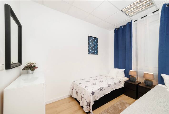 6 Rms Design Flat City Center PRIME Location/2Bath gallery image 5