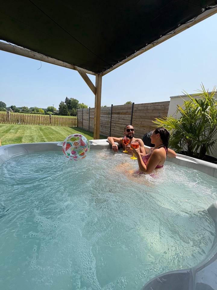 "The SPA" Gite with Jacuzzi 4/6 pers air-conditioned