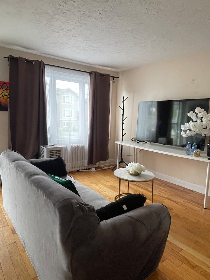 Entire Private Suite - Kingston