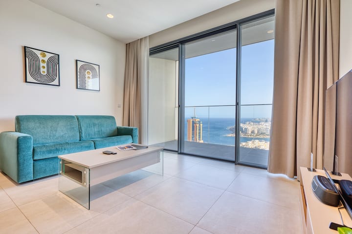 On-top-of-the-world: 25th Floor Views - Malta