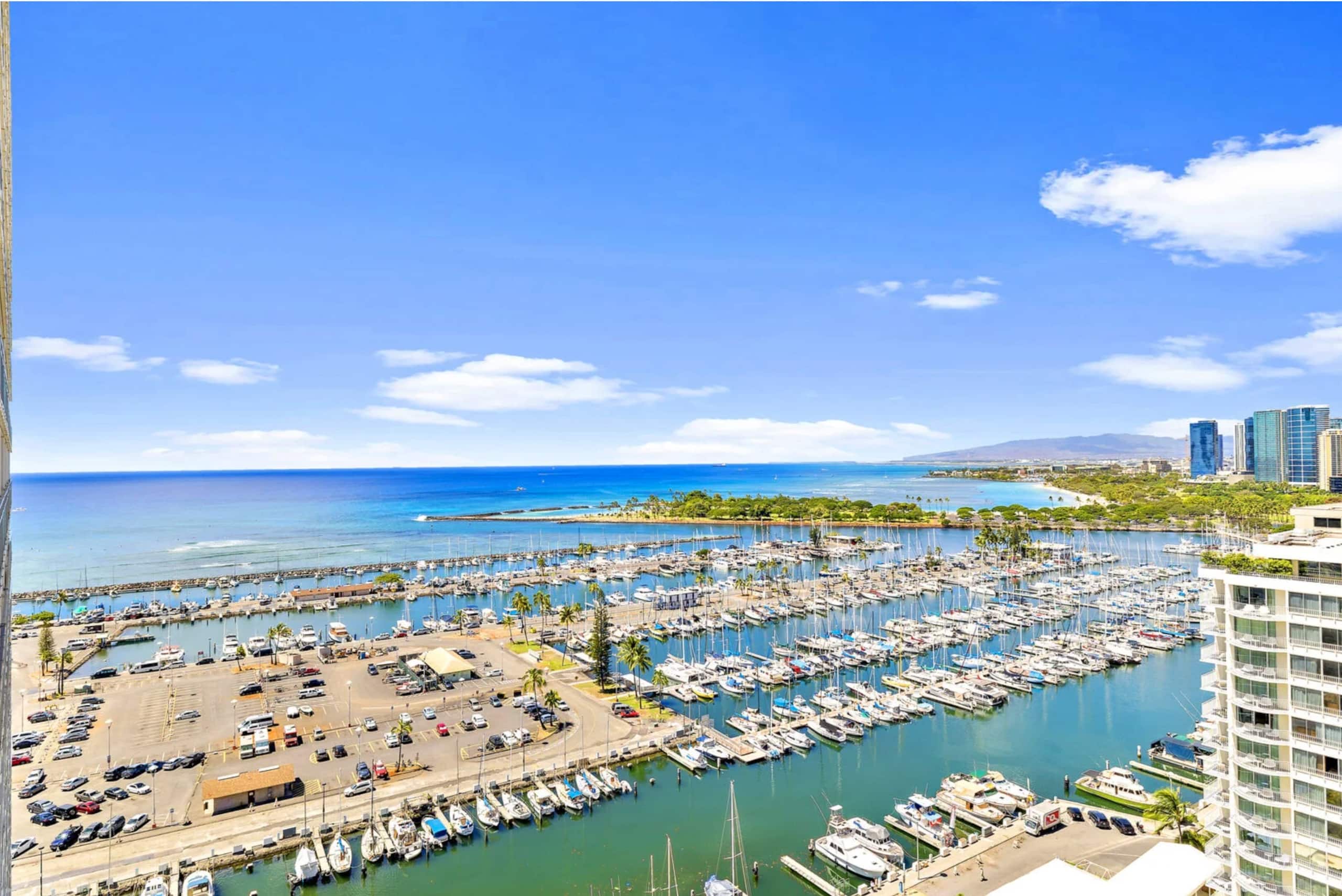 Stunning 20F Ocean Views: Waikiki Coastal Paradise - Image 18