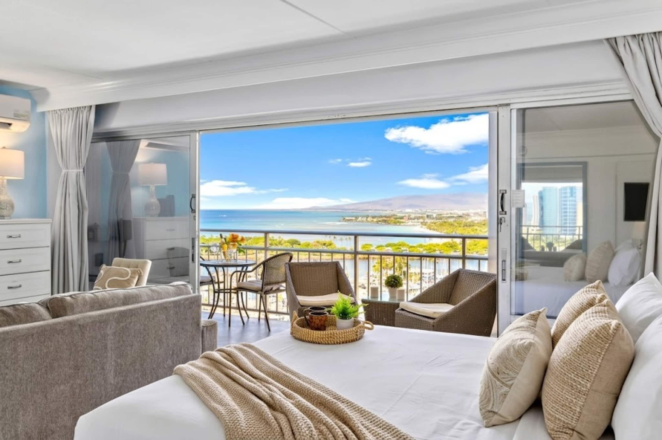 Stunning 20F Ocean Views: Waikiki Coastal Paradise - Image 7