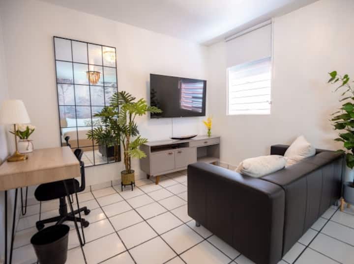 King Bed + Walk To Beach & Calle Loíza | 1br - Puerto Rico