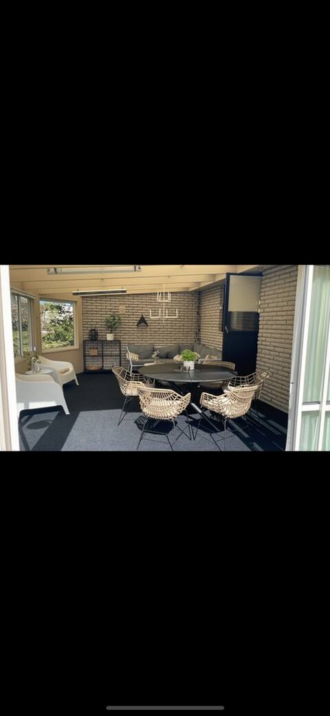 Large lovely villa near the sea