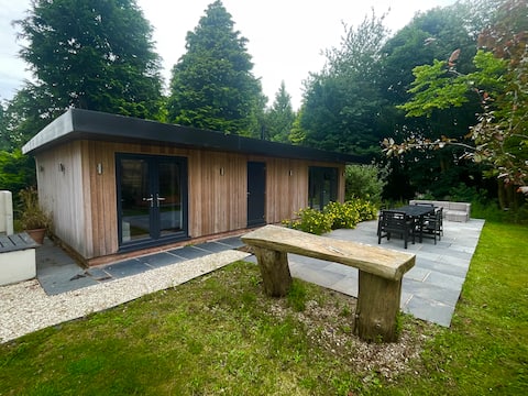 Popular Airbnb listing: Cosy Guest House in Samlesbury in South Ribble