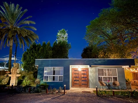 Cute cottage in the heart of Tkt