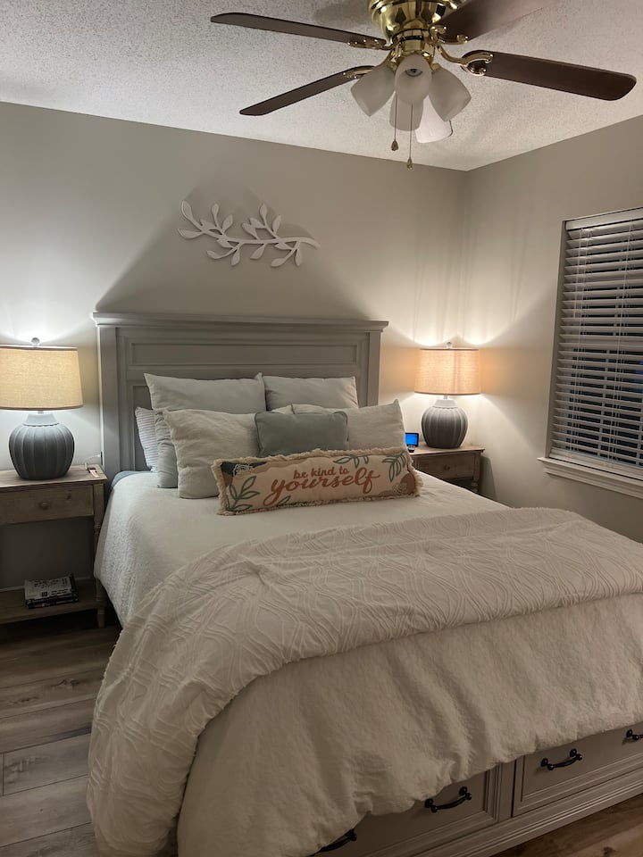 Iznimno udoban bračni krevet (160x200) s WC-om