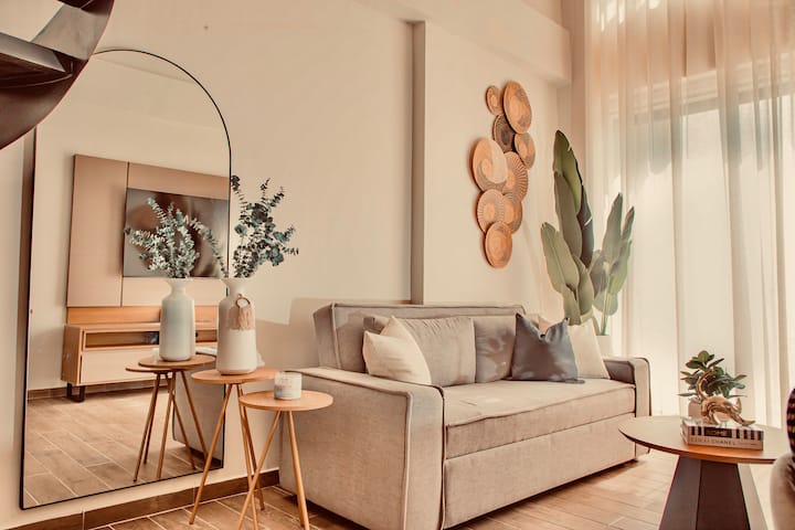 Designer Suite With Rooftop Pool Access - Bolivar