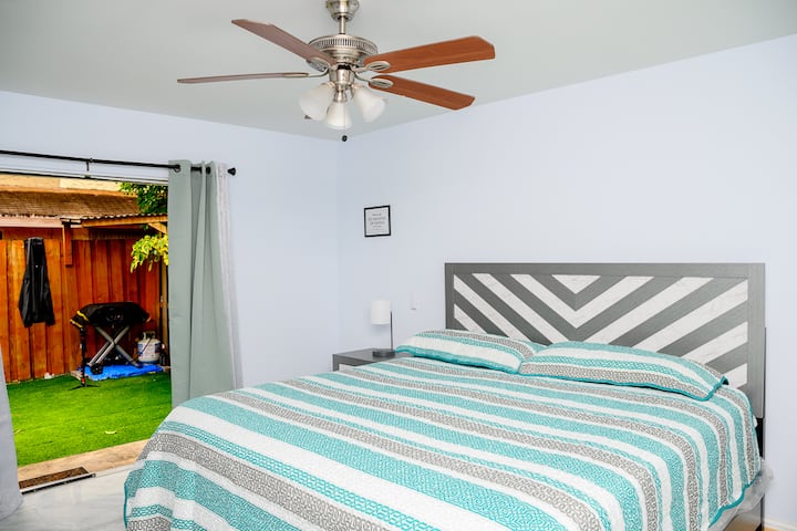 Stylish Private Studio W/ Full Kitchen + Patio - North Lauderdale, FL