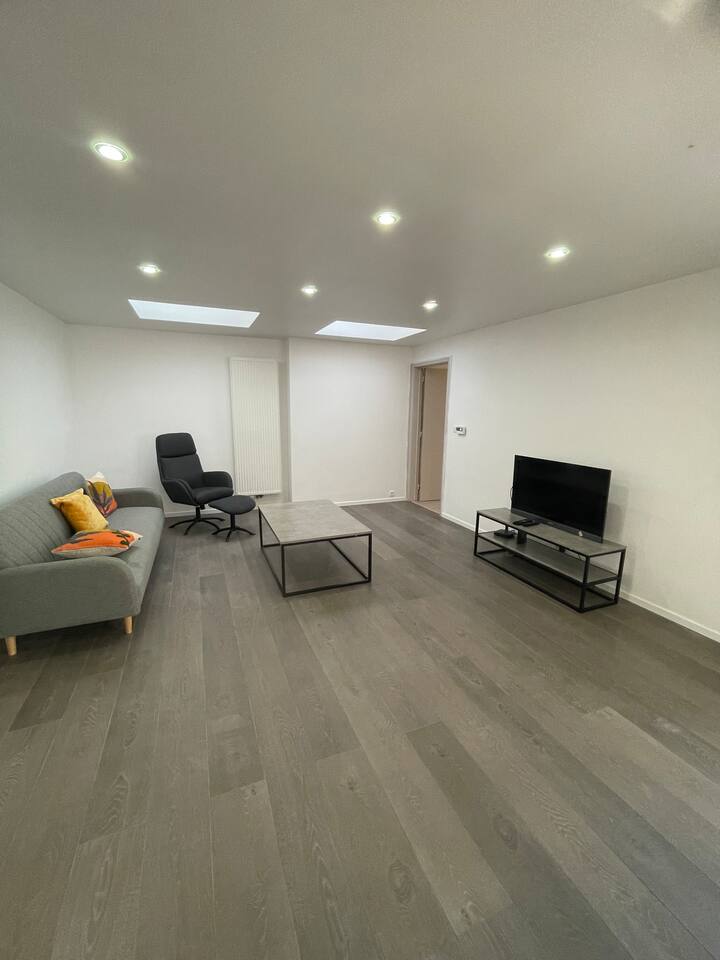 Appartement Rez Idéalement Situé - 몽스