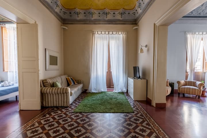 Historic Apartment Piazza Teatro - Catania