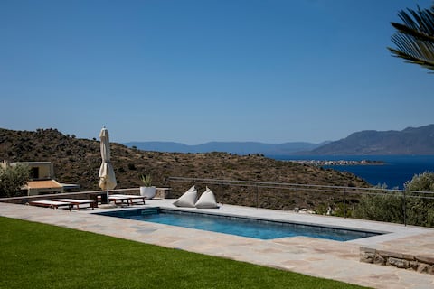 White Stone Villa (with private pool)