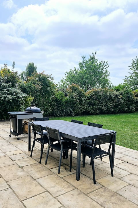 House with garden near Versailles • Hec • Paris