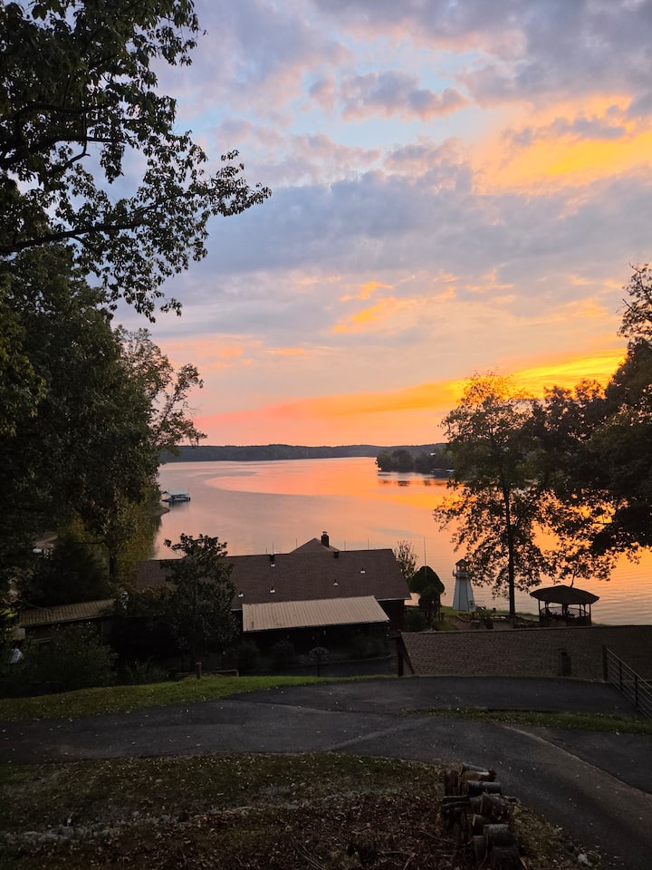 Lakeview Living (Venture River, Hub's, Eddy Creek)