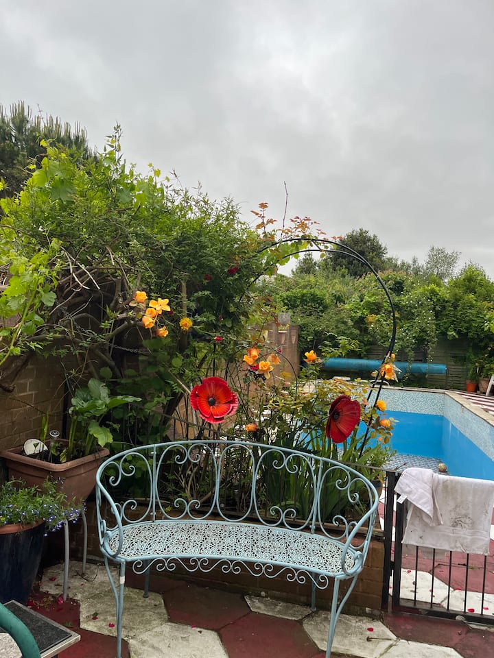 Nice Villa With Swimming Pool - Londra