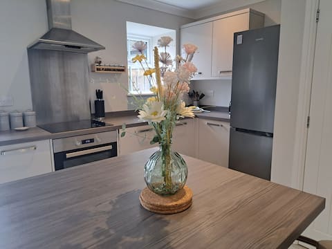 Bleabeck View - 3 storey house.