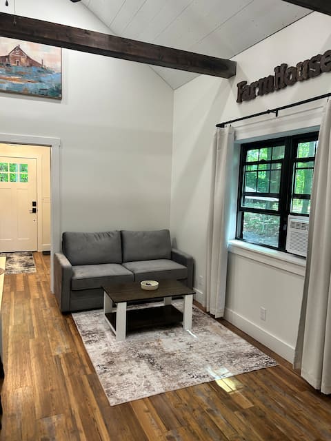 Top performing Airbnb: Lily Hill AirBnB in New York