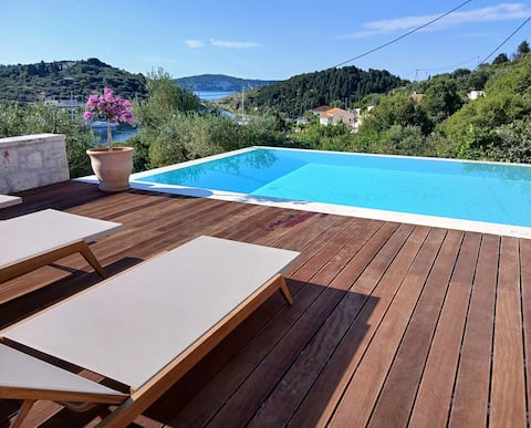 Villa Porto Monogonisi