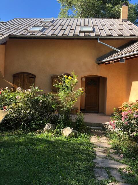 A house for a zen stay together