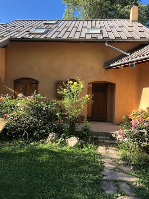 A house for a zen stay together
