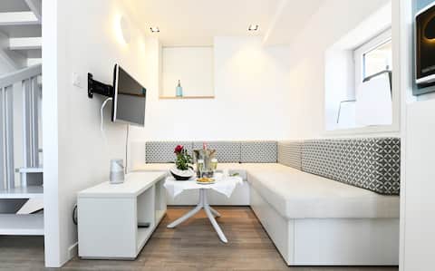Top Airbnb: Confidential stay facing the sea, 4-star rating in Arzon