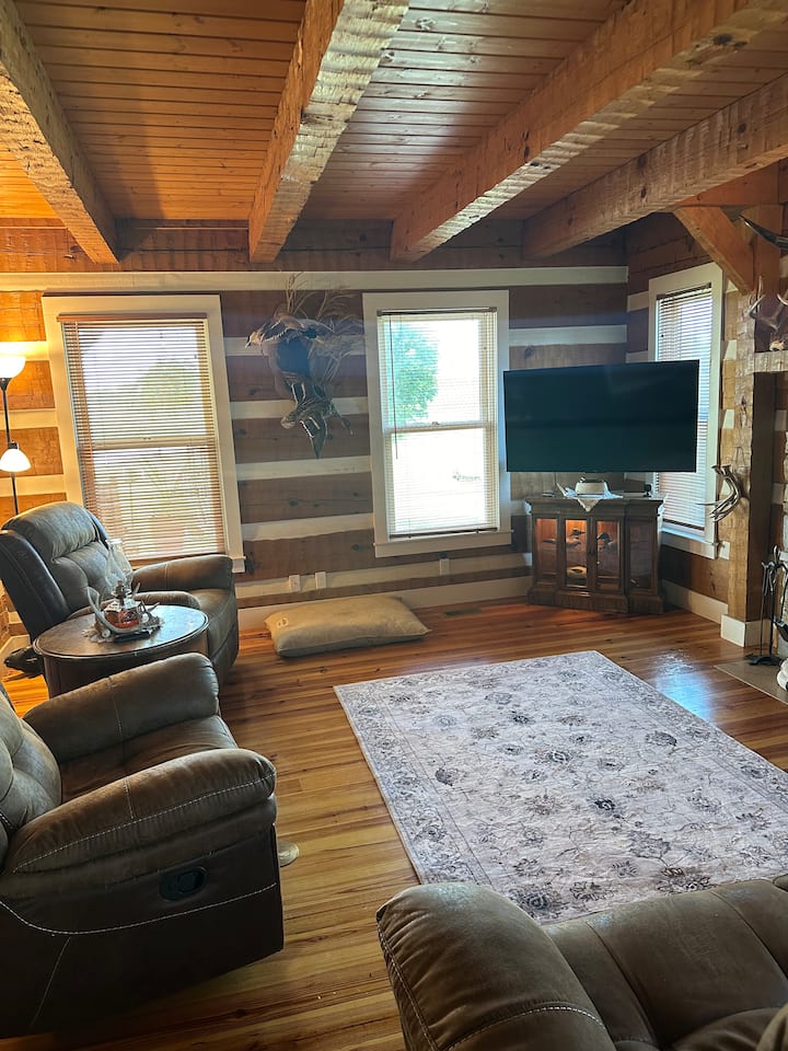 Cozy Country Cabin Perfect For Families & Retreats - Illinois
