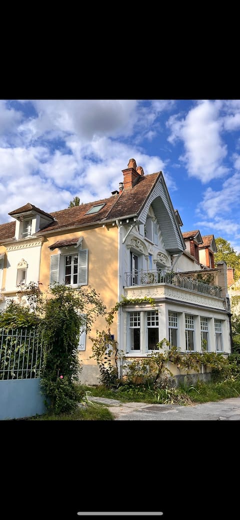 Villa of Chimera on the Seine