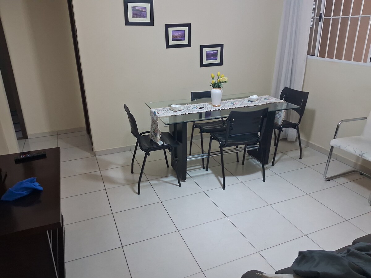 Airbnb em destaque: House 2 bedrooms. BH ideal health work tourism em Carlos Prates