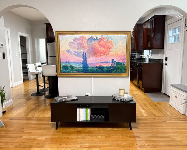 Private Parking! 4BR Family Home in South Boston gallery image 5