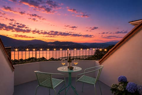 Viewpoint with Jacuzzi and Views of the Ria