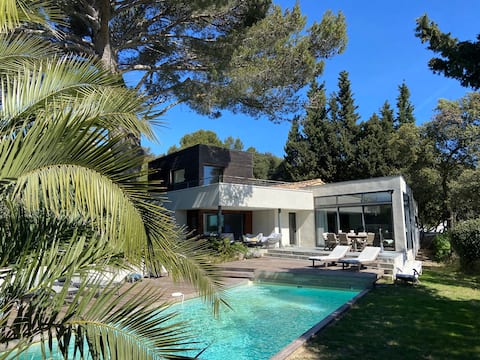 Villa Calika. Quiet at the gates of Avignon.