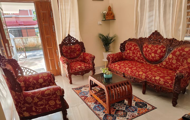 Krishnarpanam 2bhk Villa-1.5kmfrm Guruvayur Temple - Guruvayur