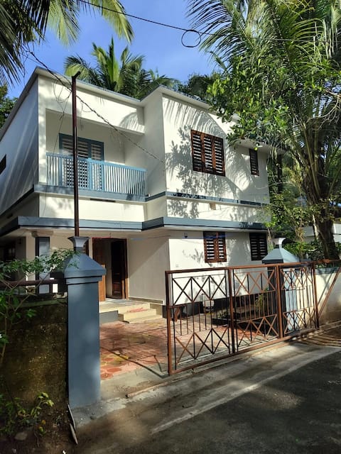 Krishnarpanam 2BHK villa-1.5kmfrm Guruvayur temple