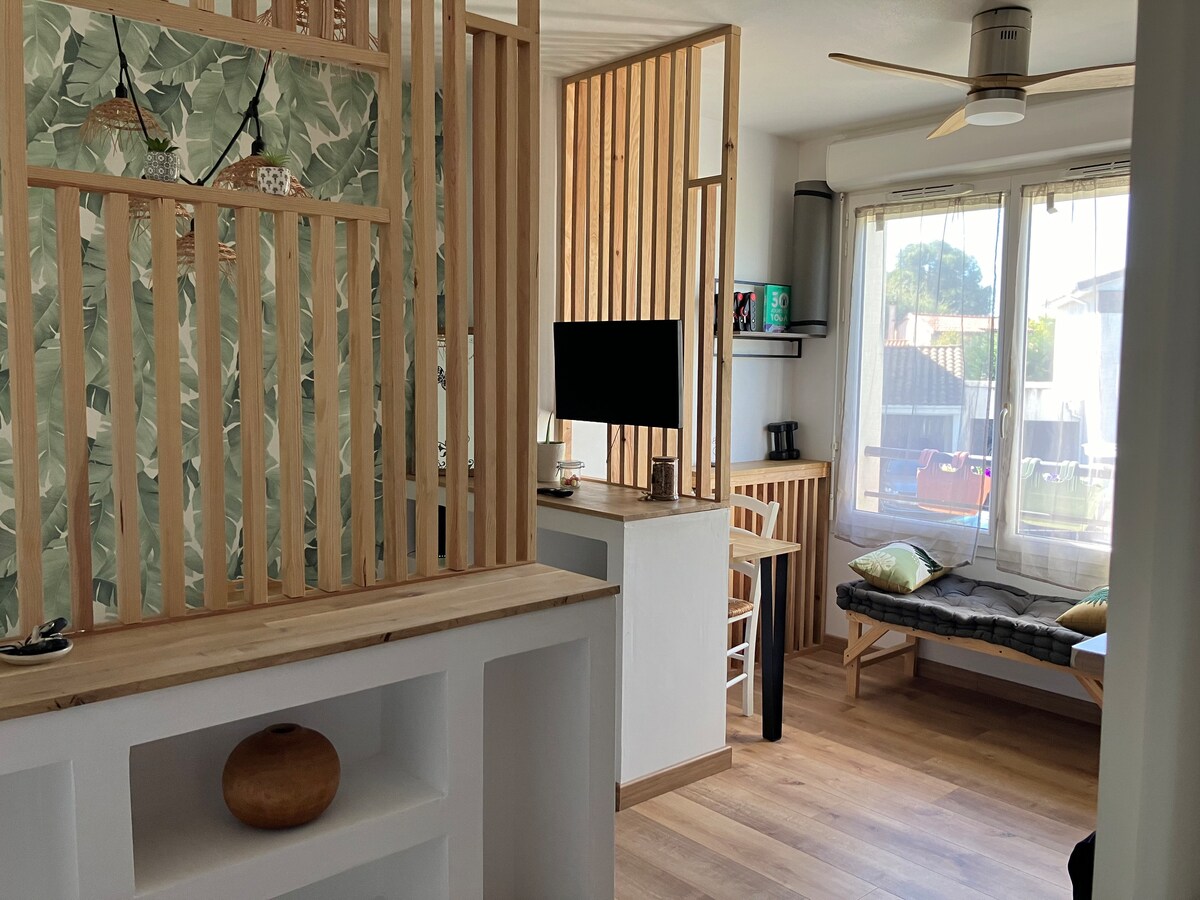 Top performing Airbnb: T1 Colomiers Airbus in Colomiers