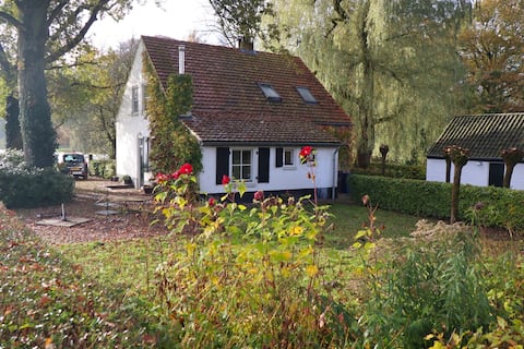 Farmhouse, rural location, 10 min. CS Eindhoven