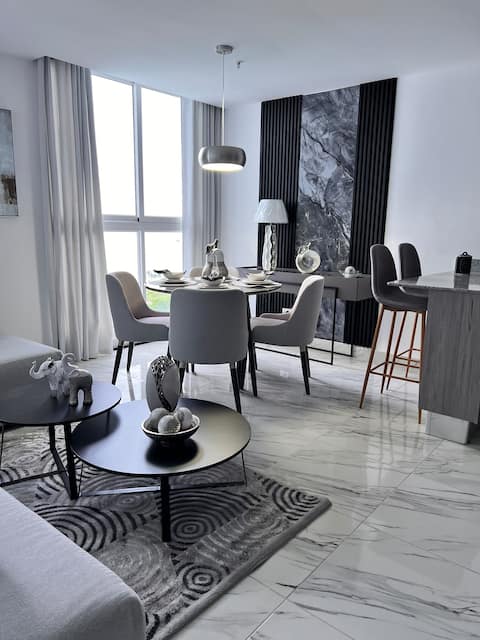 Apartment with the warmth of home and ocean view