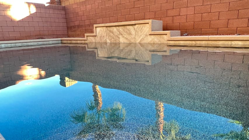 #49B Luxurious Tri-Level 6BR w/ Pool & Pool Table